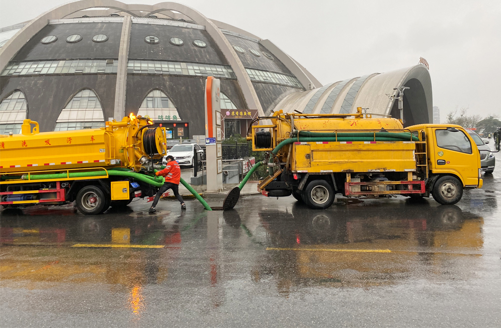 271健园商场管道清淤